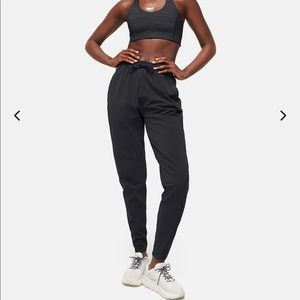 Outdoor voices tapered track pants high waisted black joggers size medium